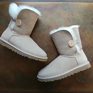 New condition size 6 Uggs